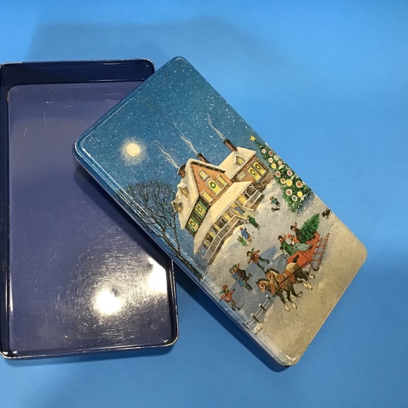 Vintage Winter Metal Tin Box - Picture 1 of 11